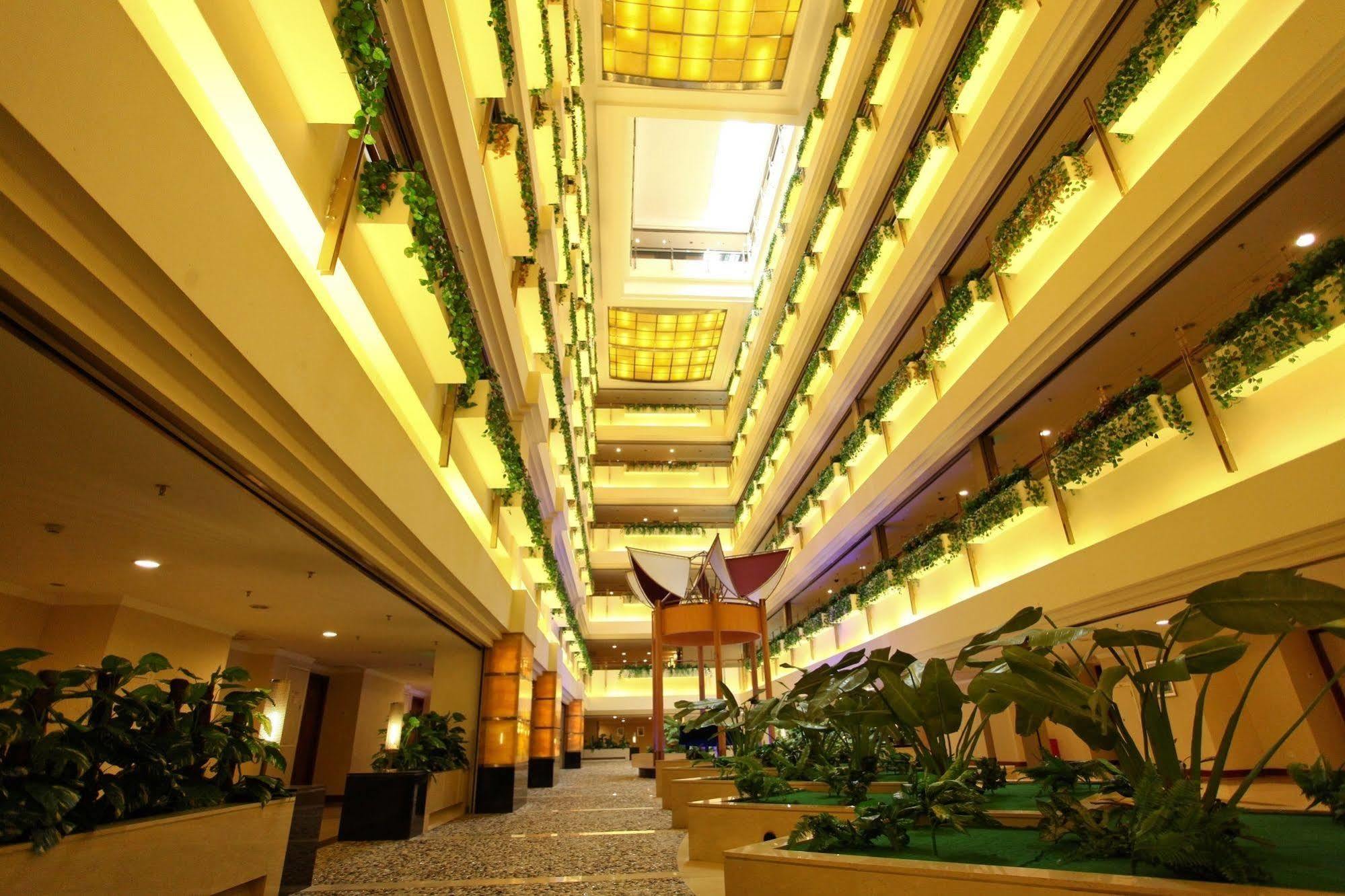 Shenzhen Dongmen Metropark Suites Hotel Esterno foto