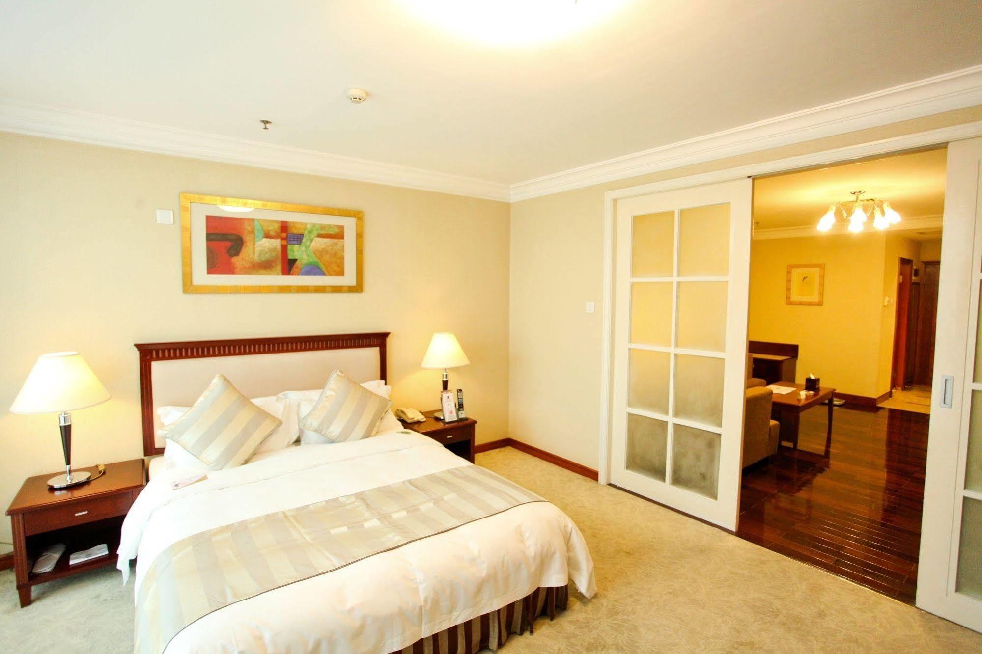 Shenzhen Dongmen Metropark Suites Hotel Esterno foto